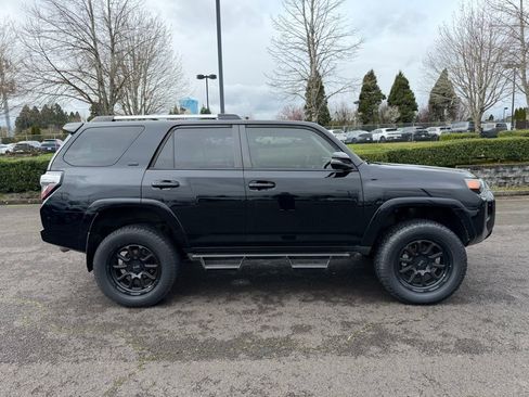 Used 2020 Toyota 4Runner SR5 Premium image 9