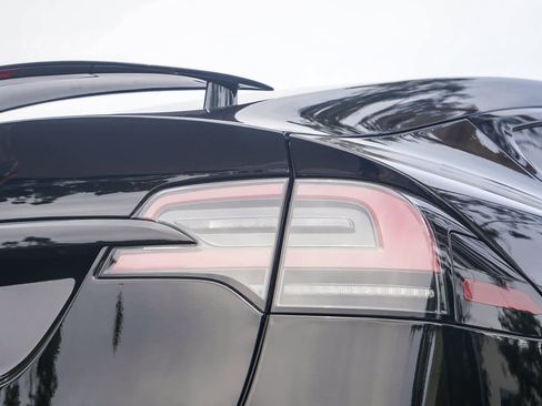 Used 2023 Tesla Model X AWD/4WD image 8