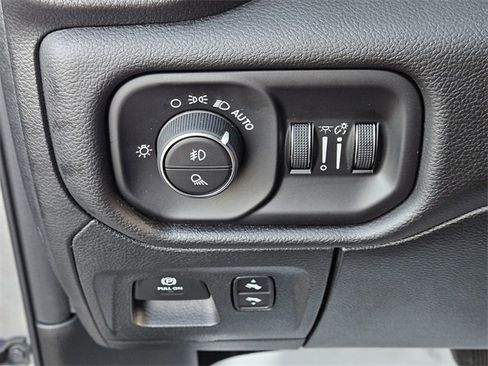 Used 2025 RAM 1500 Laramie image 27