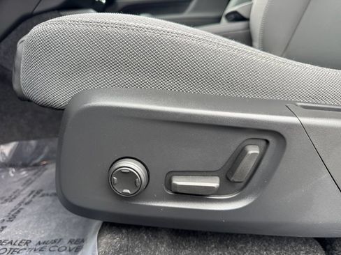 Used 2023 Volvo C40 P8 Recharge Plus w/ Climate Package AWD/4WD image 12