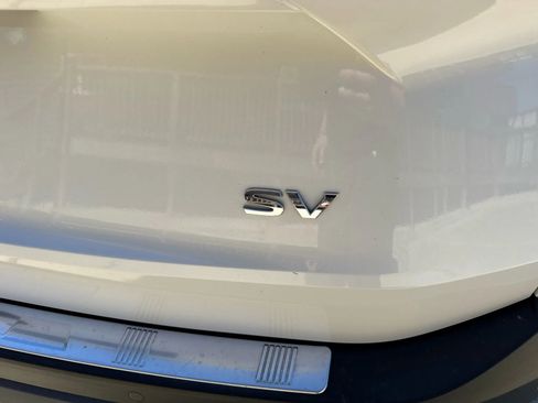 Used 2023 Nissan Rogue SV image 8