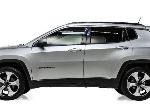 Used 2017 Jeep Compass Latitude w/ Popular Equipment Group FWD image 6