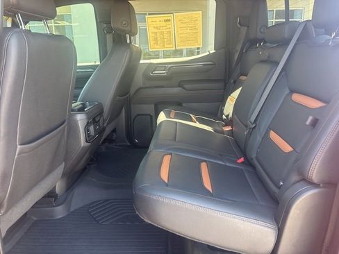 Used 2023 GMC Sierra 1500 AT4 w/ AT4 Preferred Package image 17