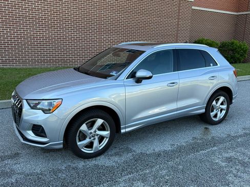 Used 2020 Audi Q3 2.0T Premium AWD/4WD image 3