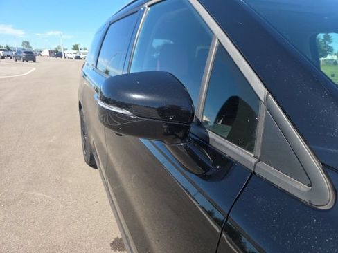 Used 2024 Kia Carnival SX FWD image 5