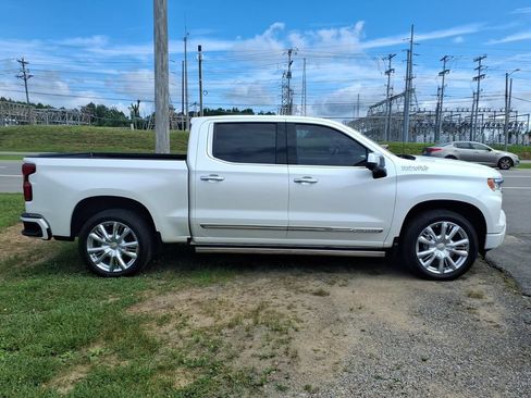 Used 2023 Chevrolet Silverado 1500 High Country w/ High Country Premium Package AWD/4WD image 8