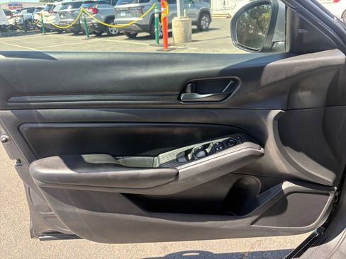 Used 2023 Nissan Altima 2.5 S FWD image 18