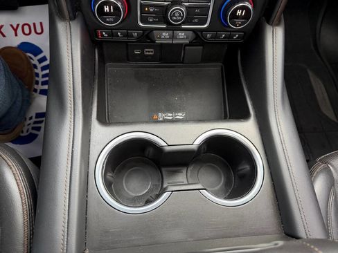 Used 2021 Chevrolet Suburban High Country image 29