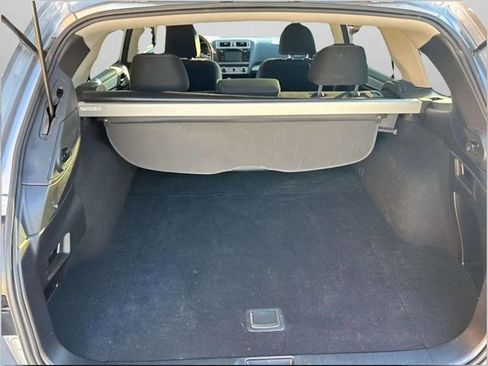 Used 2017 Subaru Outback 2.5i Premium image 8
