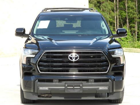 Used 2024 Toyota Sequoia SR5 w/ SR5 Premium Package AWD/4WD image 32
