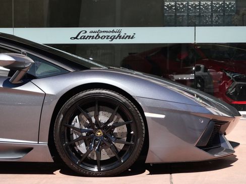 Used 2015 Lamborghini Aventador LP 700-4 AWD/4WD image 9