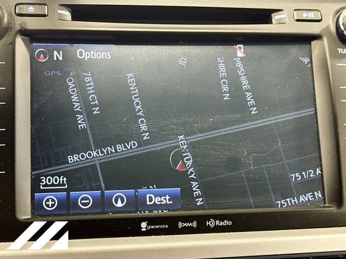 Used 2016 Toyota Highlander XLE w/ Four Season Floor Mat Package AWD/4WD image 15