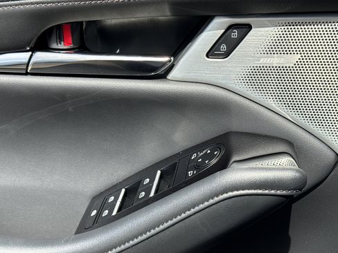 New 2026 MAZDA MAZDA3 Hatchback w/Premium Plus Pkg image 15