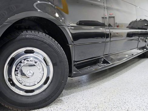 Used 2024 Mercedes-Benz Sprinter 3500 image 4