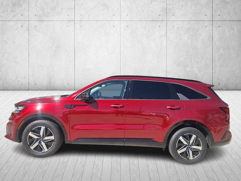 Used 2021 Kia Sorento S image 2