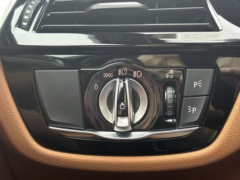 Used 2021 BMW 540i xDrive w/ Premium Package image 30