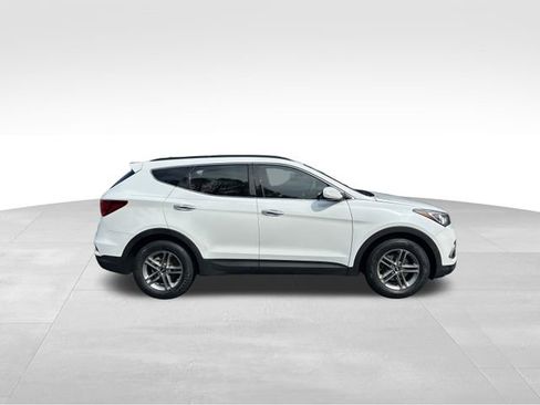 Used 2017 Hyundai Santa Fe Sport image 6