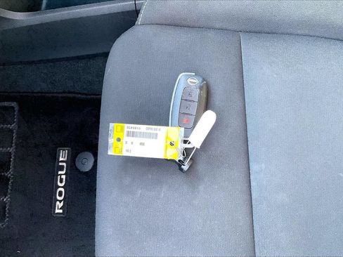 Used 2023 Nissan Rogue S FWD image 32
