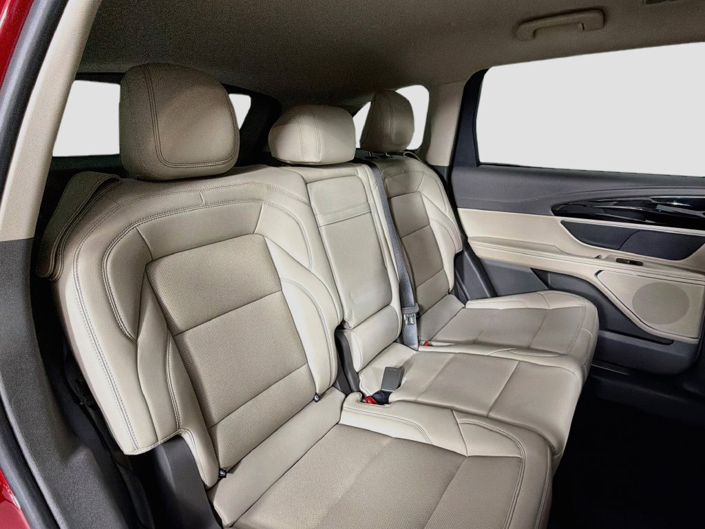 Used 2025 Lincoln Nautilus Premier AWD/4WD image 27