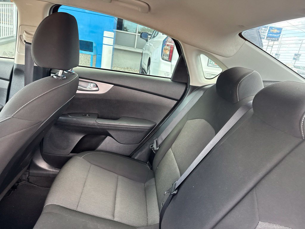 Used 2022 Kia Forte LXS FWD image 9