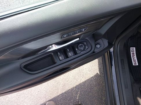 Used 2024 GMC Terrain SLT image 20