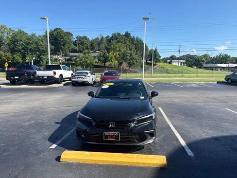 Used 2023 Honda Civic Sport image 2