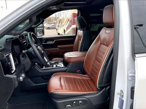 Used 2025 GMC Sierra 2500 Denali Ultimate image 8