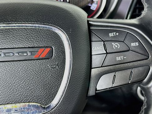Used 2016 Dodge Challenger SXT RWD image 13