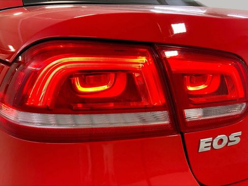 Used 2016 Volkswagen Eos Komfort FWD image 29