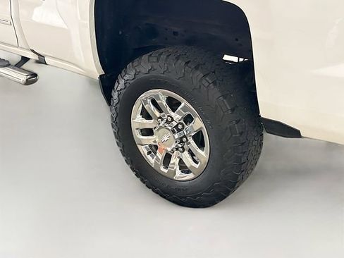 Used 2018 Chevrolet Silverado 2500 LTZ w/ Duramax Plus Package AWD/4WD image 31