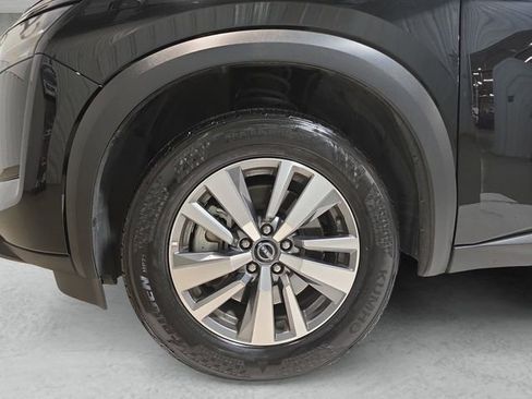 Used 2025 Nissan Pathfinder SL image 23