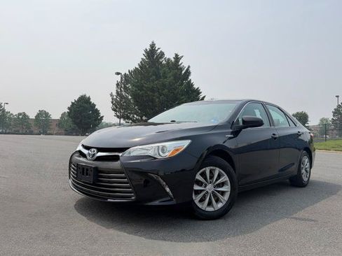 Used 2017 Toyota Camry LE FWD image 1