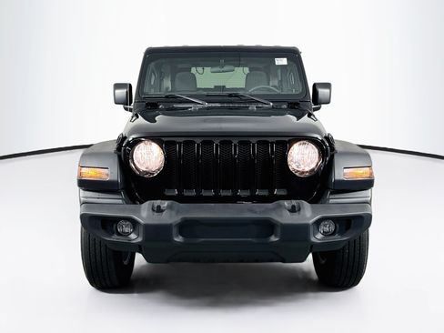 Used 2023 Jeep Wrangler Sport AWD/4WD image 2