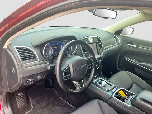 Used 2022 Chrysler 300 Touring w/ Sport Appearance Package RWD image 9