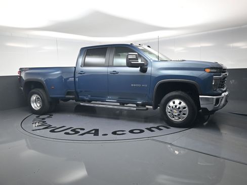 New 2026 Chevrolet Silverado 3500 LT w/ All Star Edition AWD/4WD image 2