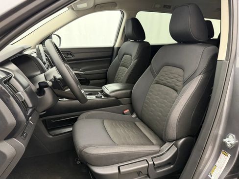 Used 2025 Nissan Pathfinder S AWD/4WD image 9