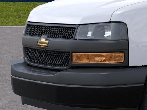 New 2026 Chevrolet Express 2500 w/ Driver Convenience Package RWD image 20