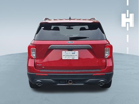 Used 2023 Ford Explorer XLT w/ Equipment Group 202A RWD image 4