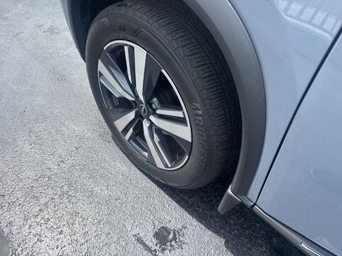 Certified 2023 Nissan Rogue SL FWD image 12