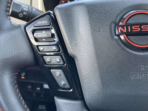 Used 2025 Nissan Frontier PRO-4X AWD/4WD image 29