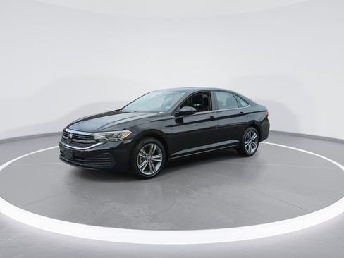 Used 2024 Volkswagen Jetta SE FWD image 4