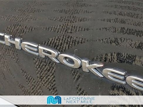 Used 2020 Jeep Cherokee Latitude Plus image 10