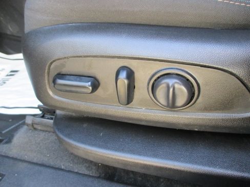 Used 2019 Chevrolet Equinox LT image 16