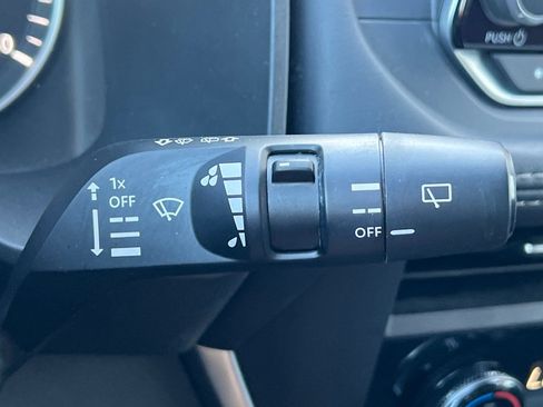 Used 2023 Nissan Rogue SV image 34