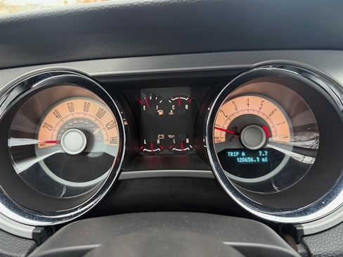 Used 2010 Ford Mustang GT image 14