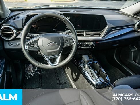 Used 2025 Chevrolet Trax ACTIV FWD image 29