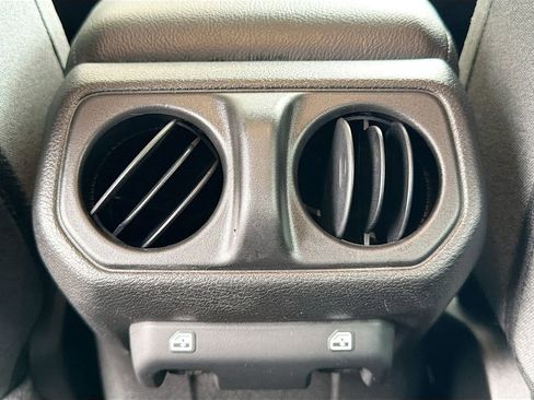 Used 2024 Jeep Wrangler Sport S image 21