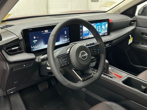 New 2026 Nissan Kicks SR w/ Cold Weather Package image 17