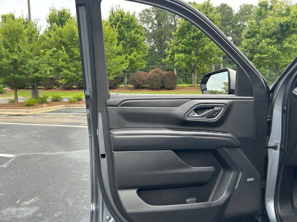 Used 2022 Chevrolet Tahoe RST w/ Luxury Package RWD image 65