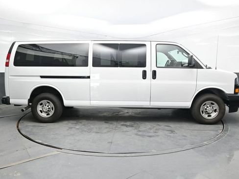 Used 2024 Chevrolet Express 3500 LS RWD image 9